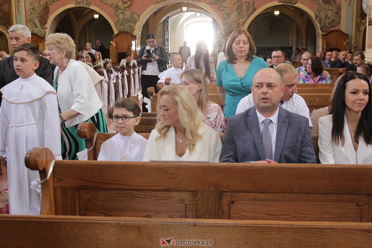 I Komunia Święta w sanktuarium pw. św. Antoniego Padewskiego w Ostrołęce {20.05.2023} - zdjęcie #68 - eOstroleka.pl