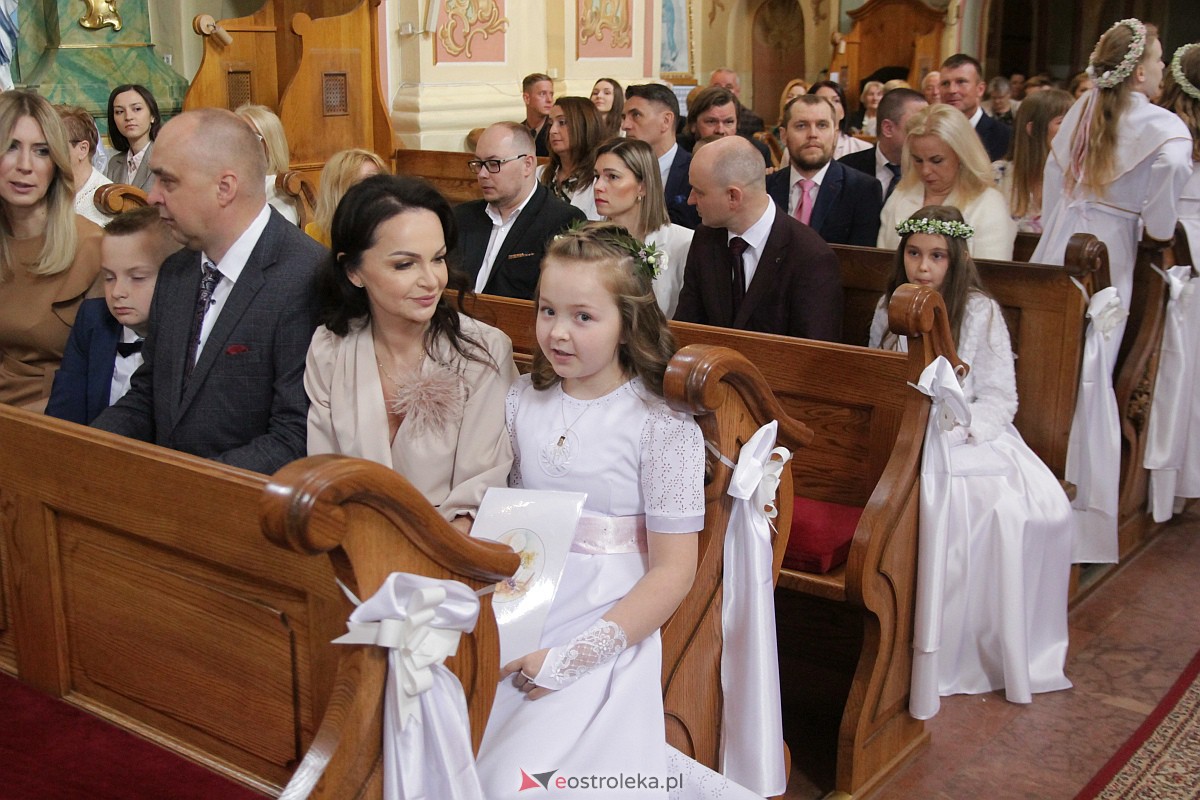 I Komunia Święta w sanktuarium pw. św. Antoniego Padewskiego w Ostrołęce {20.05.2023} - zdjęcie #60 - eOstroleka.pl