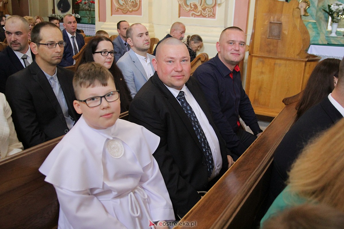 I Komunia Święta w sanktuarium pw. św. Antoniego Padewskiego w Ostrołęce {20.05.2023} - zdjęcie #56 - eOstroleka.pl