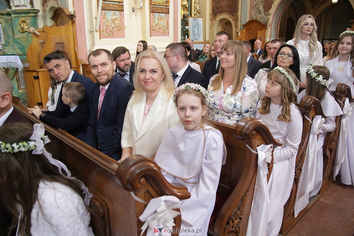 I Komunia Święta w sanktuarium pw. św. Antoniego Padewskiego w Ostrołęce {20.05.2023} - zdjęcie #50 - eOstroleka.pl