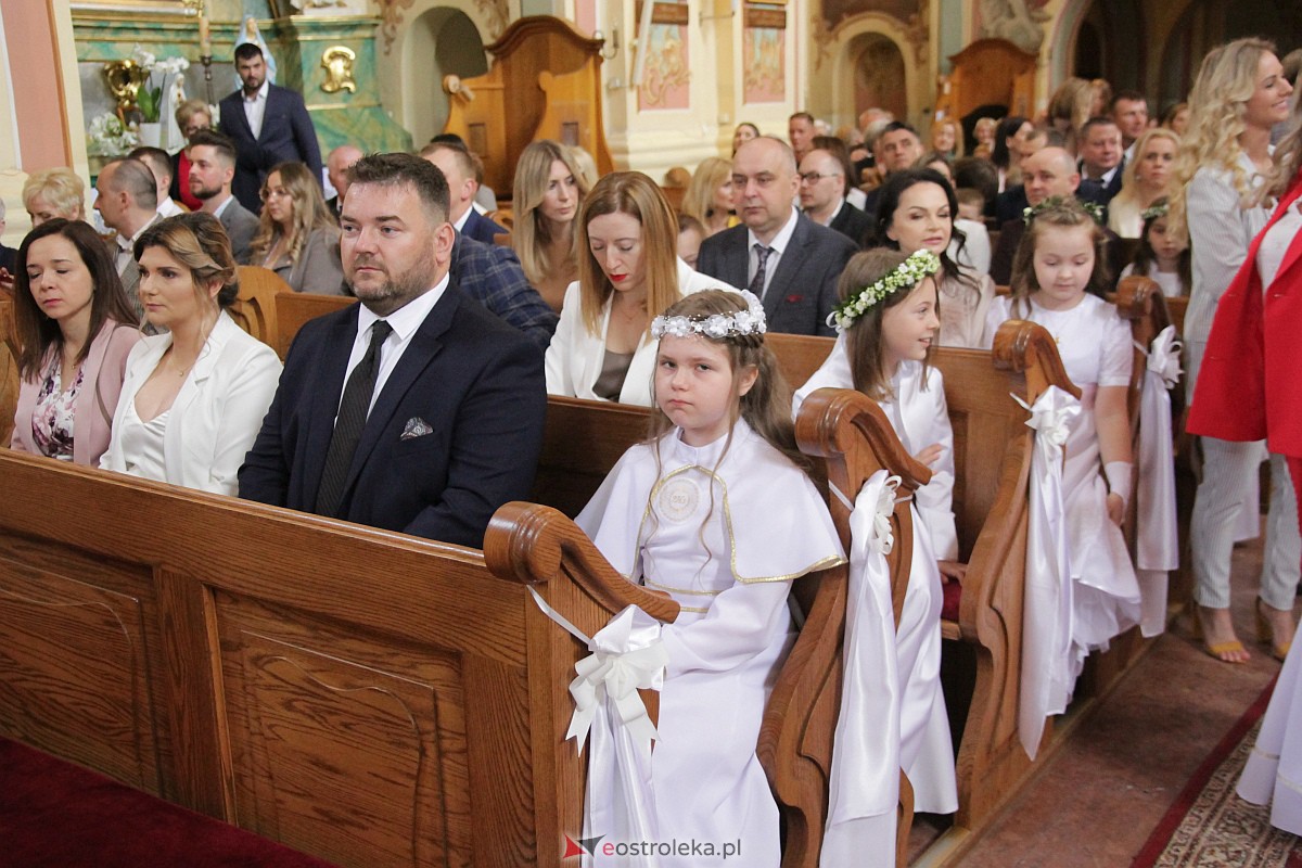 I Komunia Święta w sanktuarium pw. św. Antoniego Padewskiego w Ostrołęce {20.05.2023} - zdjęcie #45 - eOstroleka.pl