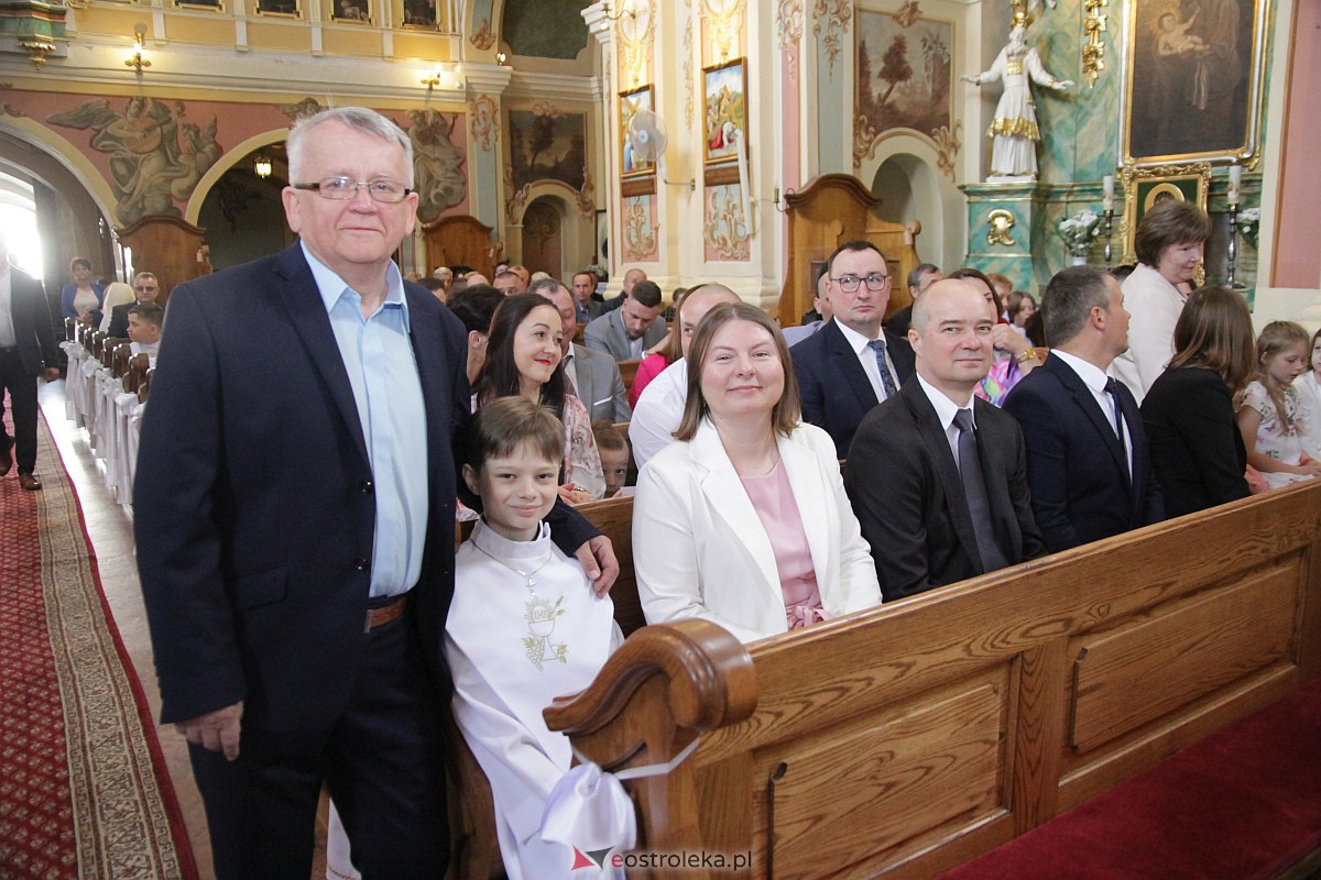 I Komunia Święta w sanktuarium pw. św. Antoniego Padewskiego w Ostrołęce {20.05.2023} - zdjęcie #43 - eOstroleka.pl