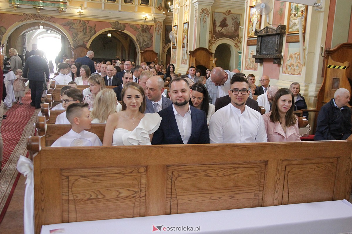 I Komunia Święta w sanktuarium pw. św. Antoniego Padewskiego w Ostrołęce {20.05.2023} - zdjęcie #42 - eOstroleka.pl