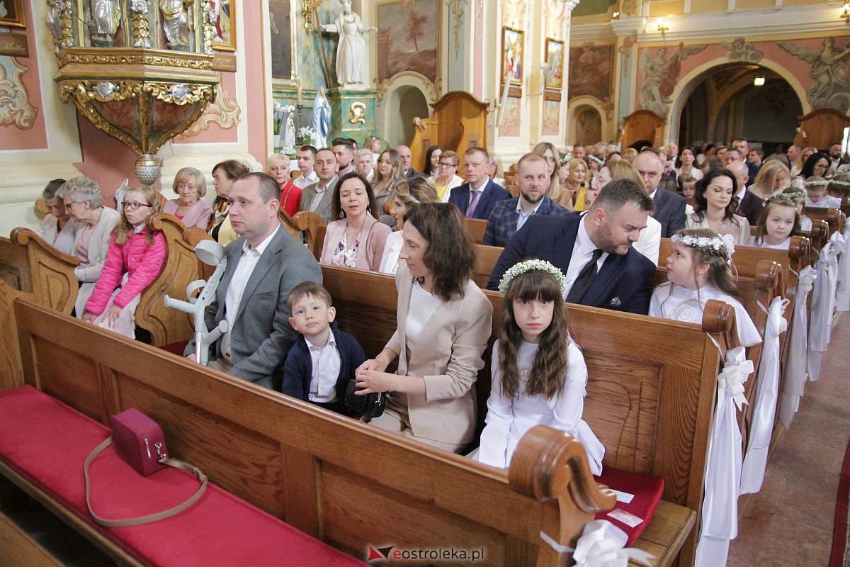I Komunia Święta w sanktuarium pw. św. Antoniego Padewskiego w Ostrołęce {20.05.2023} - zdjęcie #38 - eOstroleka.pl