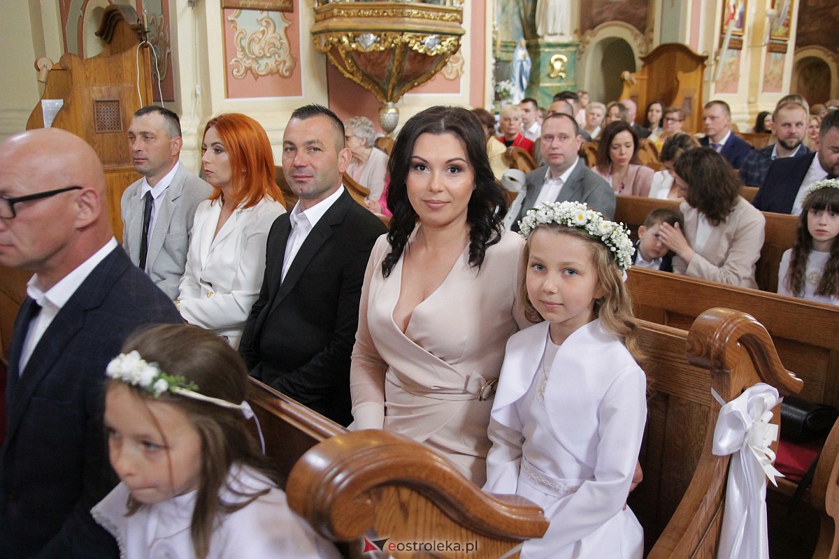 I Komunia Święta w sanktuarium pw. św. Antoniego Padewskiego w Ostrołęce {20.05.2023} - zdjęcie #36 - eOstroleka.pl