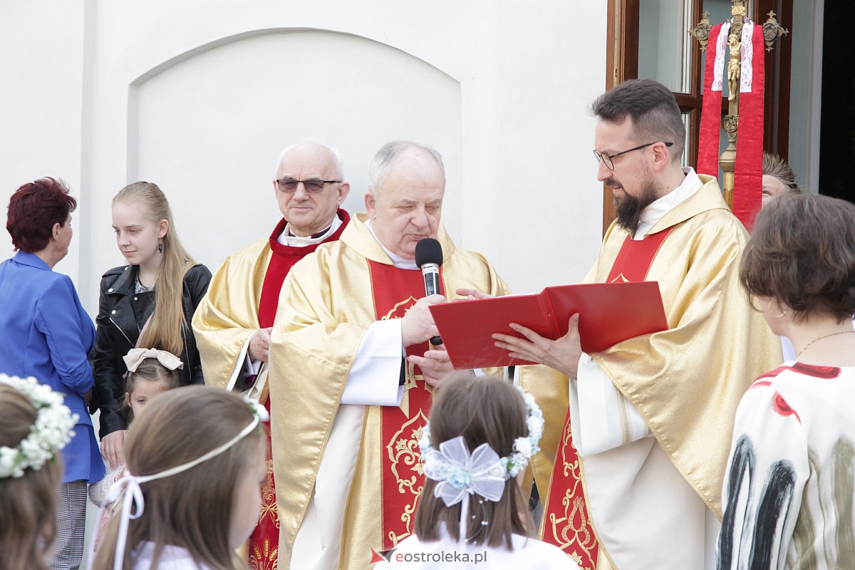 I Komunia Święta w sanktuarium pw. św. Antoniego Padewskiego w Ostrołęce {20.05.2023} - zdjęcie #15 - eOstroleka.pl