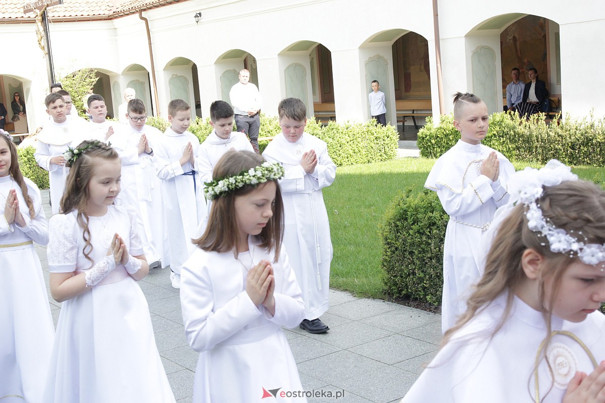 I Komunia Święta w sanktuarium pw. św. Antoniego Padewskiego w Ostrołęce {20.05.2023} - zdjęcie #4 - eOstroleka.pl