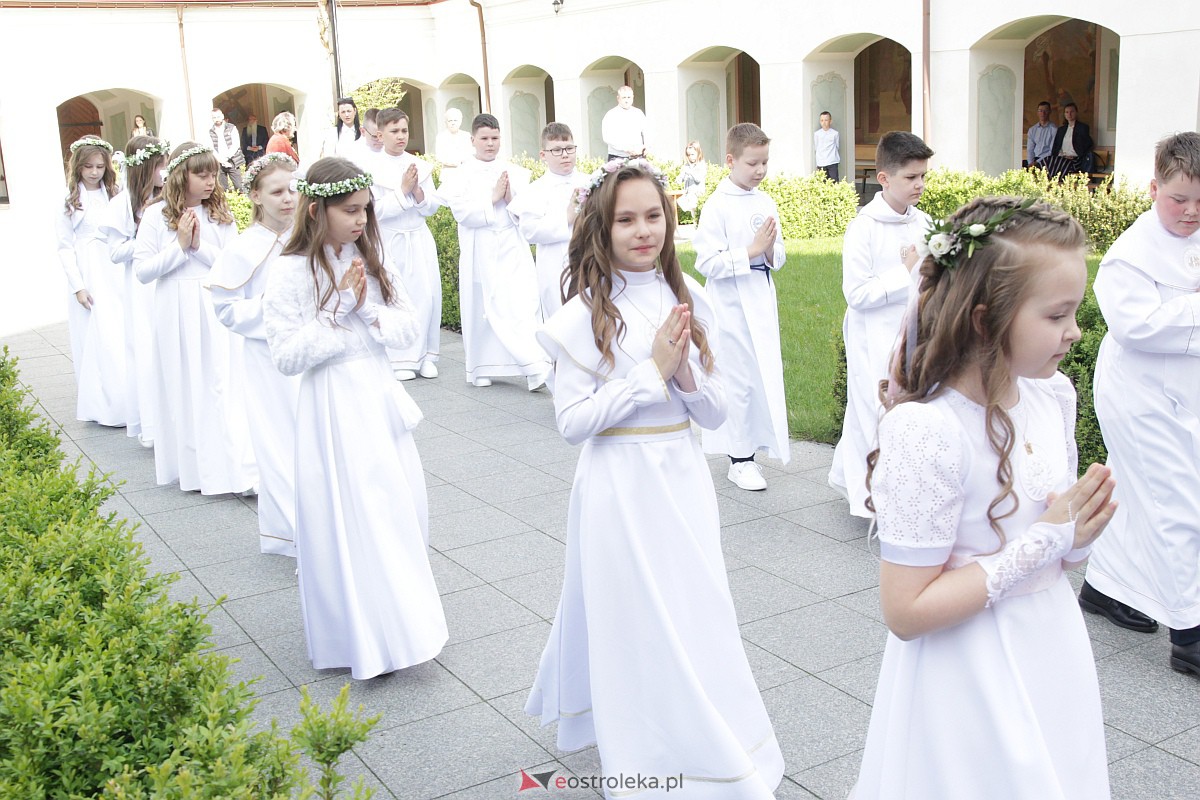 I Komunia Święta w sanktuarium pw. św. Antoniego Padewskiego w Ostrołęce {20.05.2023} - zdjęcie #3 - eOstroleka.pl