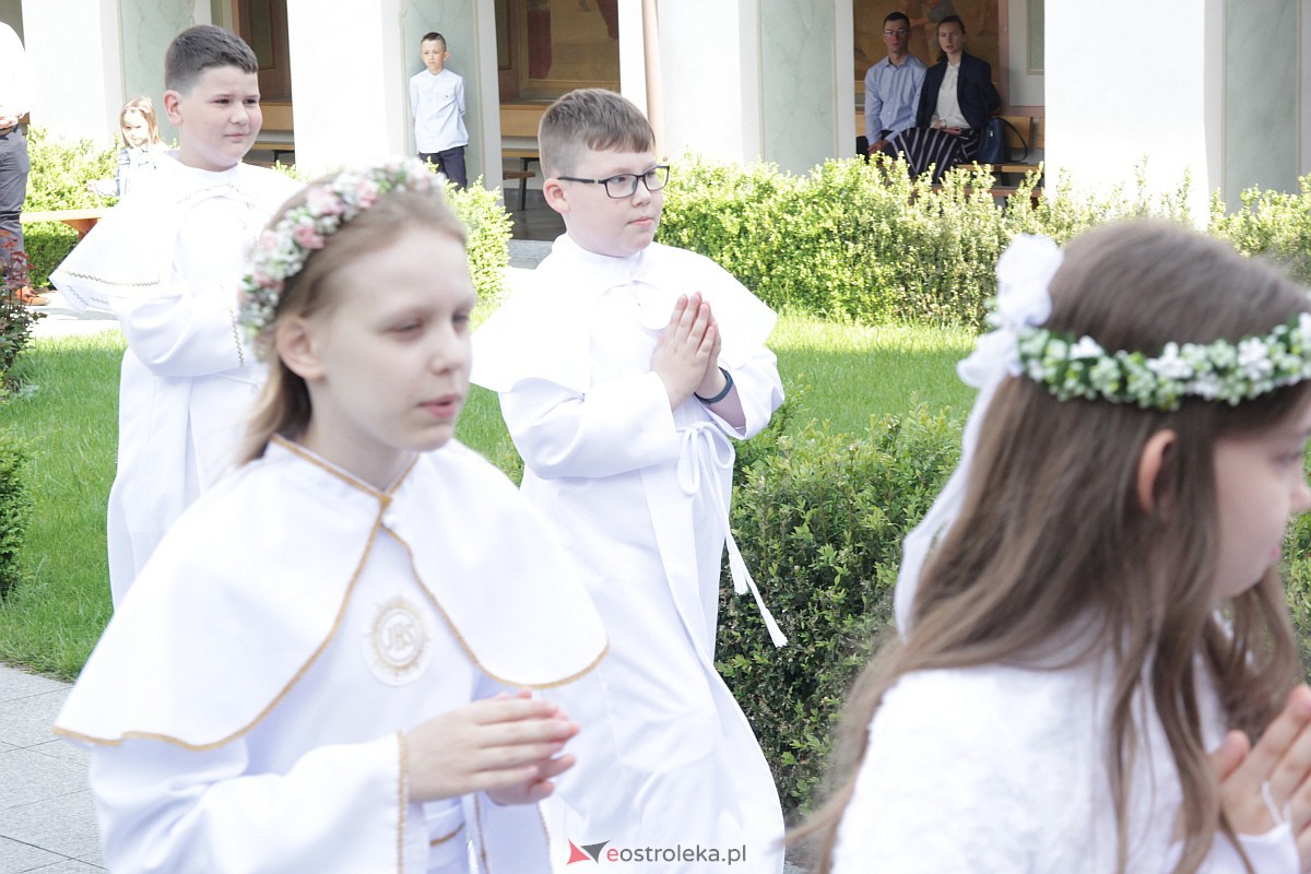 I Komunia Święta w sanktuarium pw. św. Antoniego Padewskiego w Ostrołęce {20.05.2023} - zdjęcie #2 - eOstroleka.pl