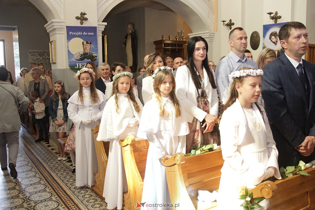 I Komunia Święta w kościele farnym [20.05.2023] - zdjęcie #48 - eOstroleka.pl