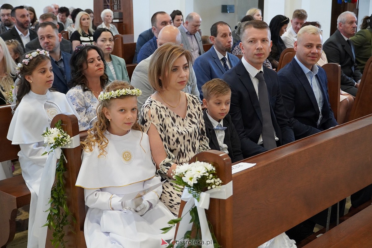 Uroczystość Pierwszej Komunii Świętej w parafii pw. św. Franciszka z Asyżu w Ostrołęce [20.05.2023] - zdjęcie #38 - eOstroleka.pl