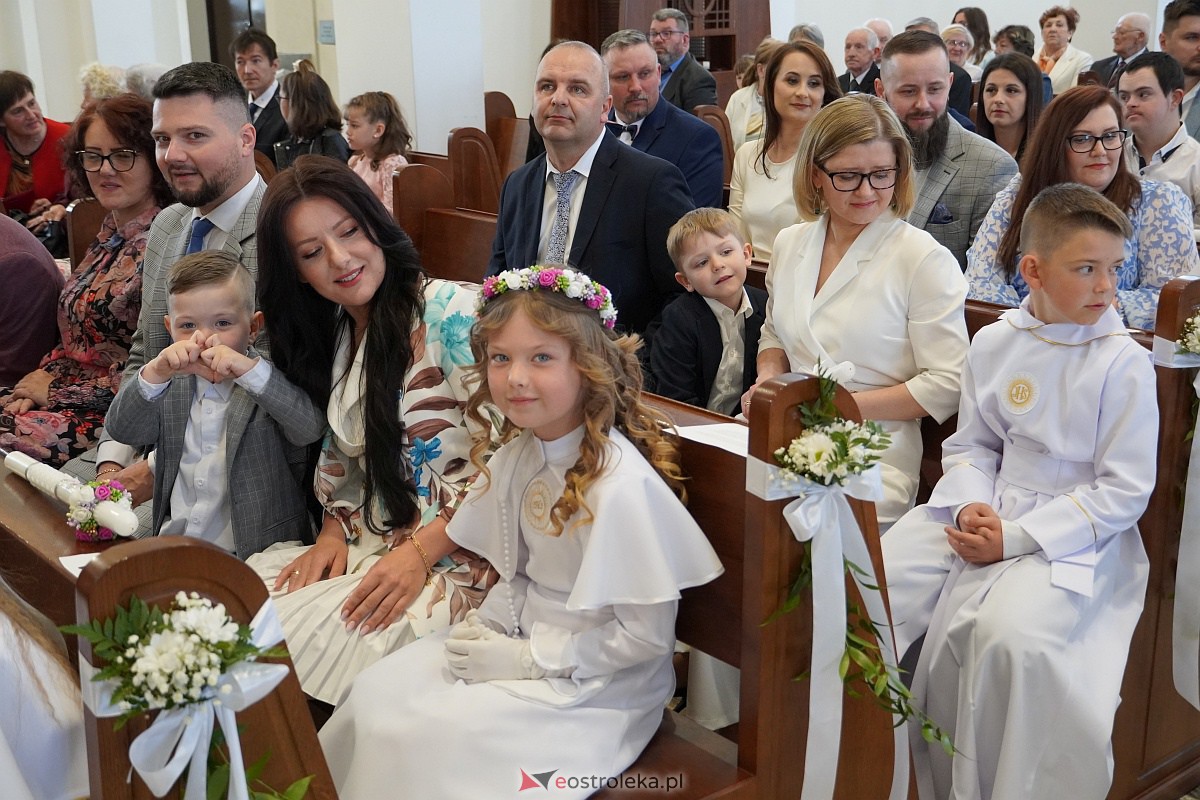 Uroczystość Pierwszej Komunii Świętej w parafii pw. św. Franciszka z Asyżu w Ostrołęce [20.05.2023] - zdjęcie #32 - eOstroleka.pl