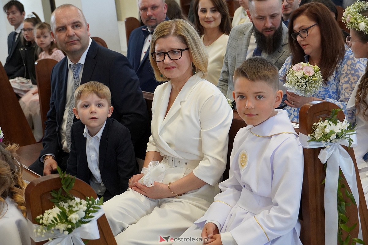 Uroczystość Pierwszej Komunii Świętej w parafii pw. św. Franciszka z Asyżu w Ostrołęce [20.05.2023] - zdjęcie #31 - eOstroleka.pl