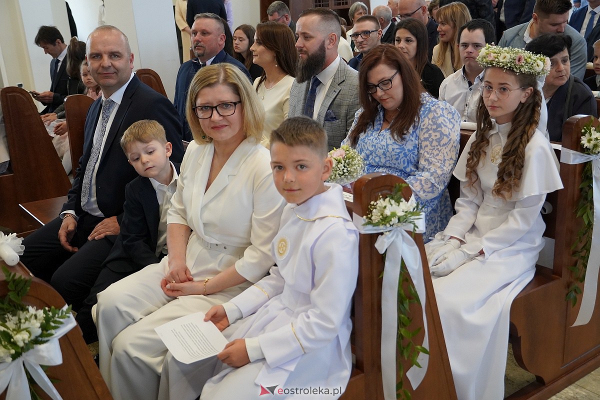 Uroczystość Pierwszej Komunii Świętej w parafii pw. św. Franciszka z Asyżu w Ostrołęce [20.05.2023] - zdjęcie #28 - eOstroleka.pl