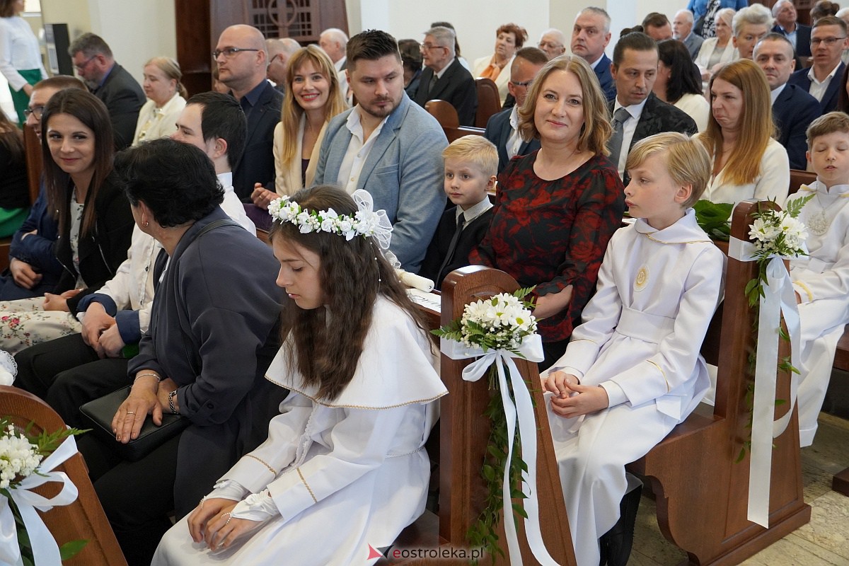 Uroczystość Pierwszej Komunii Świętej w parafii pw. św. Franciszka z Asyżu w Ostrołęce [20.05.2023] - zdjęcie #25 - eOstroleka.pl