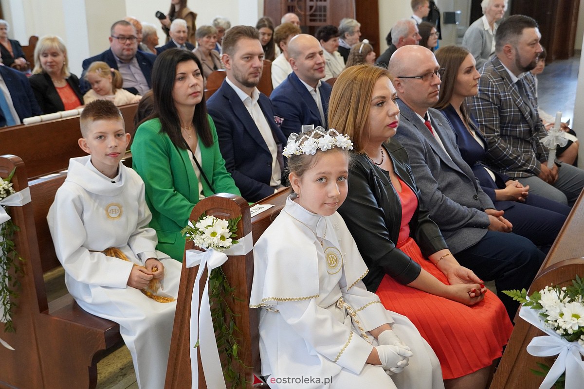 Uroczystość Pierwszej Komunii Świętej w parafii pw. św. Franciszka z Asyżu w Ostrołęce [20.05.2023] - zdjęcie #15 - eOstroleka.pl