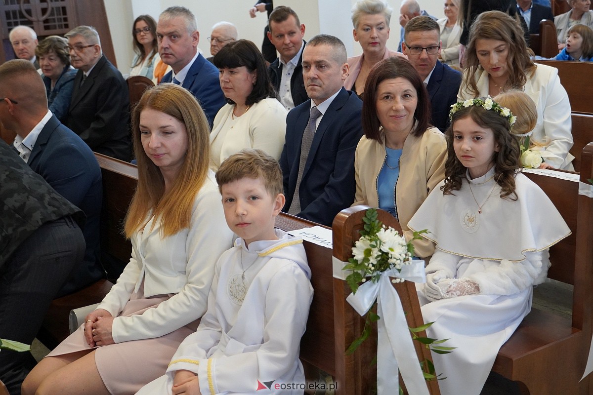 Uroczystość Pierwszej Komunii Świętej w parafii pw. św. Franciszka z Asyżu w Ostrołęce [20.05.2023] - zdjęcie #22 - eOstroleka.pl