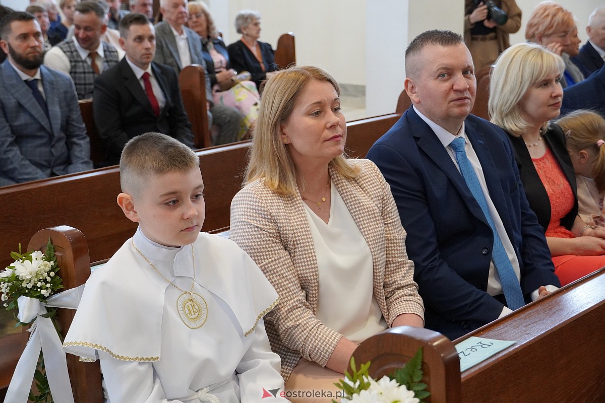 Uroczystość Pierwszej Komunii Świętej w parafii pw. św. Franciszka z Asyżu w Ostrołęce [20.05.2023] - zdjęcie #21 - eOstroleka.pl