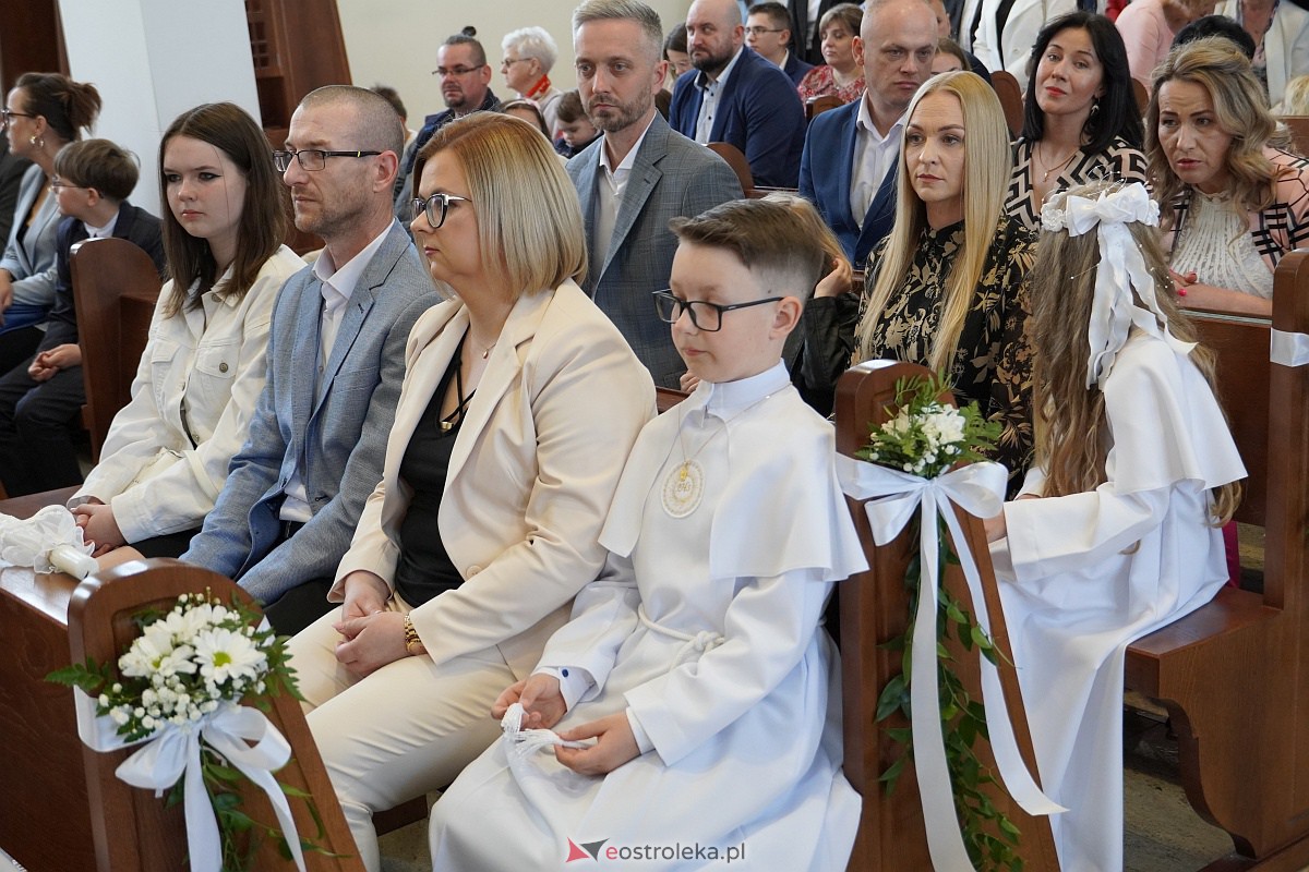 Uroczystość Pierwszej Komunii Świętej w parafii pw. św. Franciszka z Asyżu w Ostrołęce [20.05.2023] - zdjęcie #9 - eOstroleka.pl