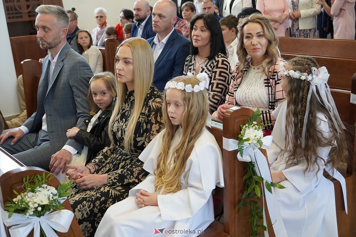 Uroczystość Pierwszej Komunii Świętej w parafii pw. św. Franciszka z Asyżu w Ostrołęce [20.05.2023] - zdjęcie #5 - eOstroleka.pl