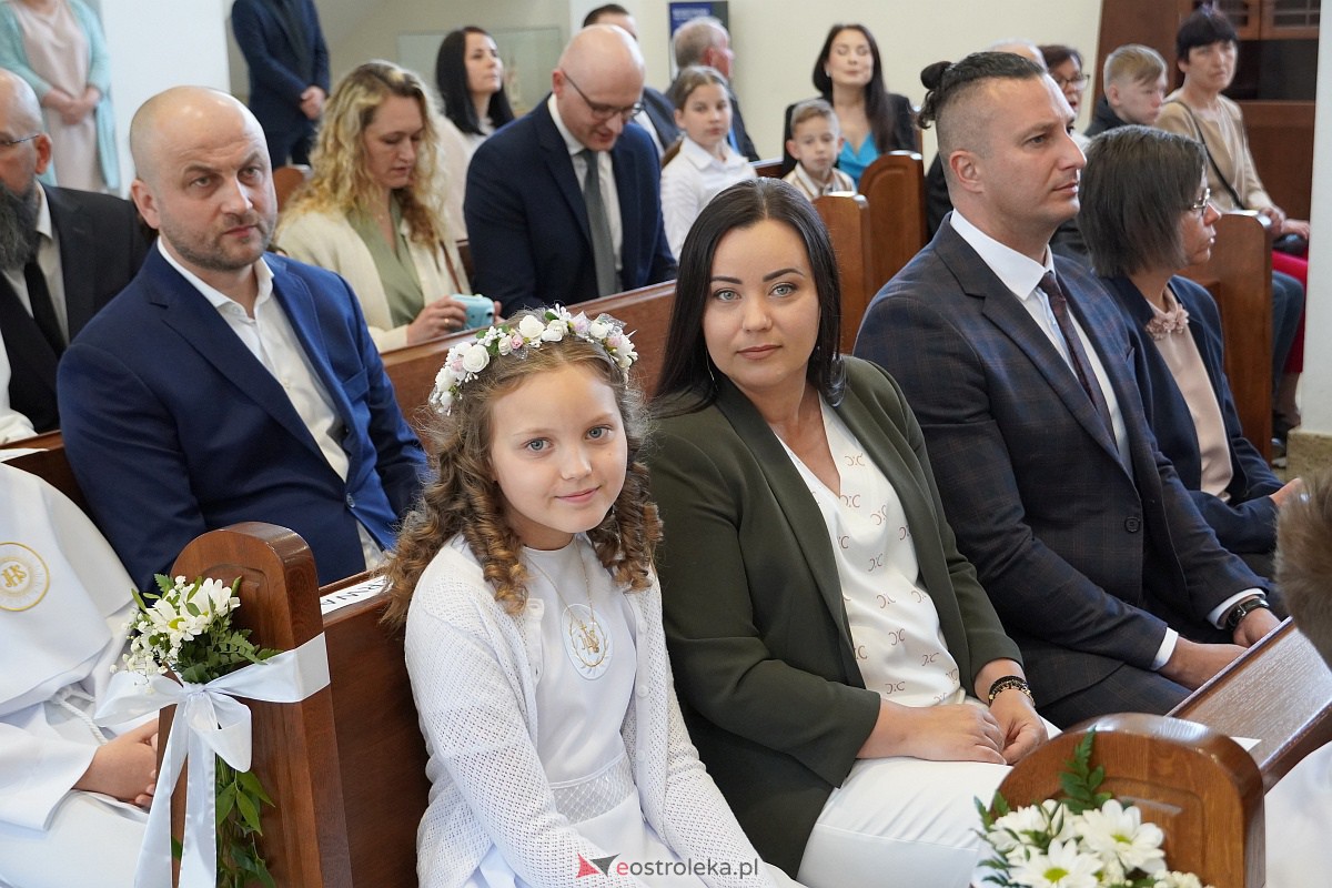 Uroczystość Pierwszej Komunii Świętej w parafii pw. św. Franciszka z Asyżu w Ostrołęce [20.05.2023] - zdjęcie #3 - eOstroleka.pl