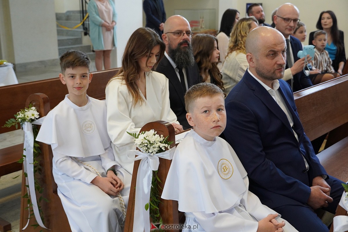 Uroczystość Pierwszej Komunii Świętej w parafii pw. św. Franciszka z Asyżu w Ostrołęce [20.05.2023] - zdjęcie #1 - eOstroleka.pl