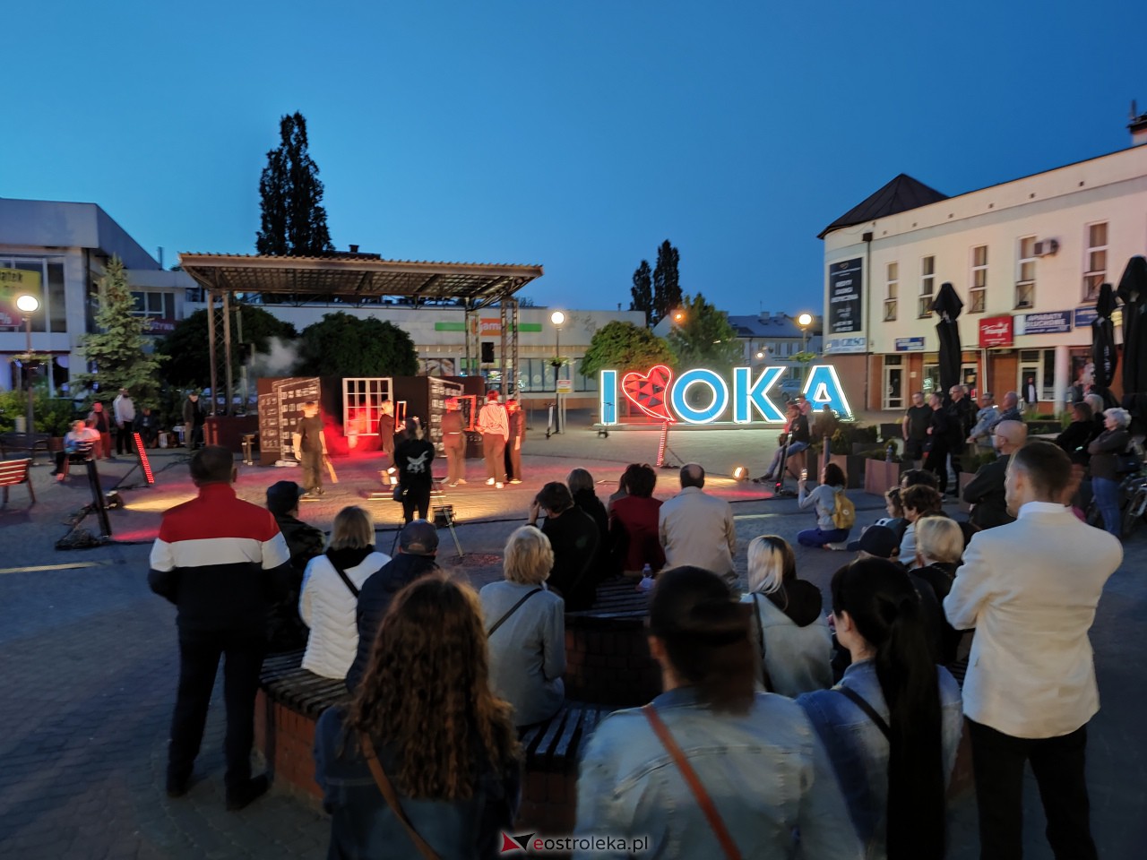 Spektakl Portrety na Placu Wolności [21.05.2023] - zdjęcie #1 - eOstroleka.pl