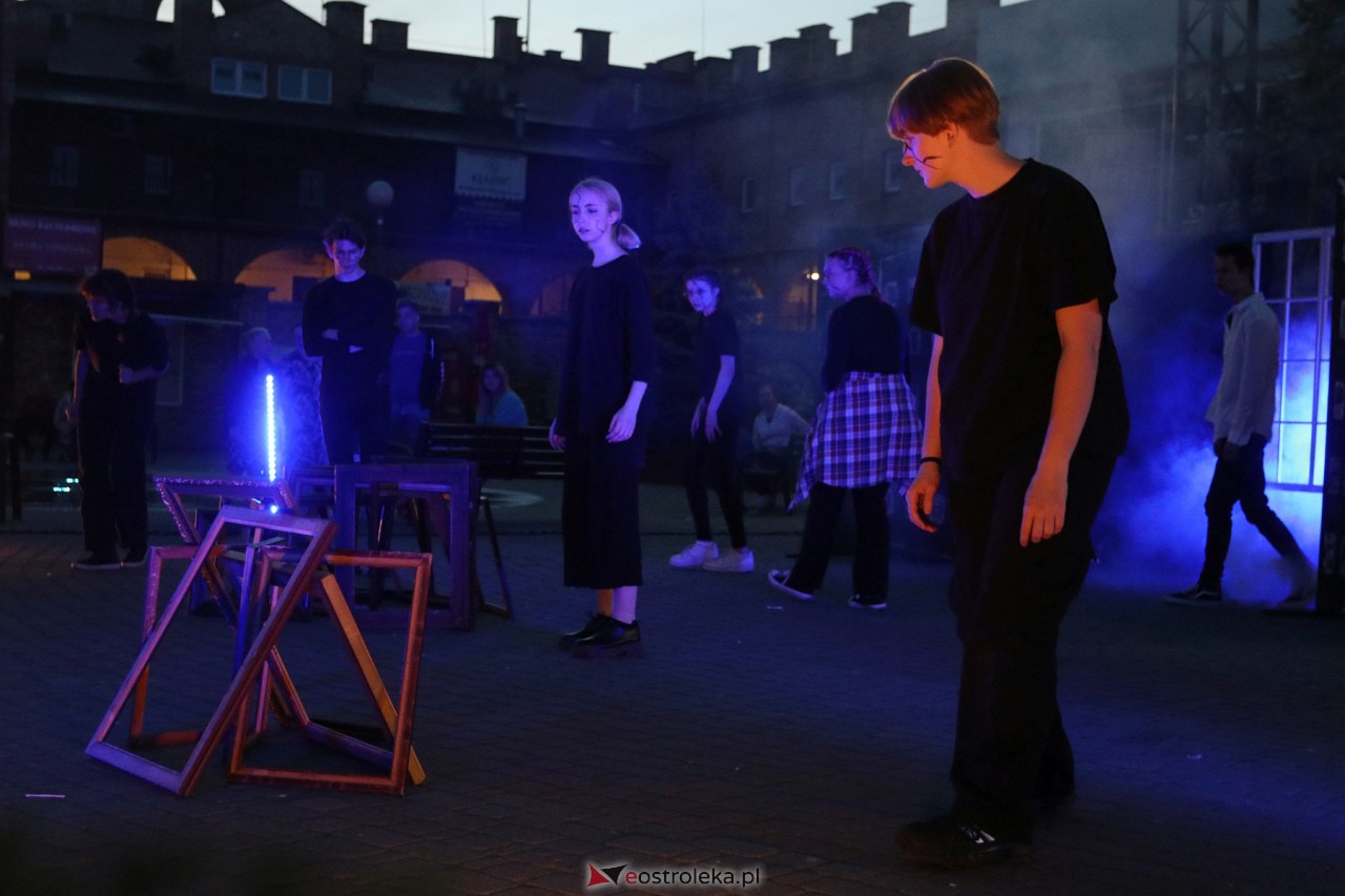 Spektakl Portrety na Placu Wolności [21.05.2023] - zdjęcie #33 - eOstroleka.pl