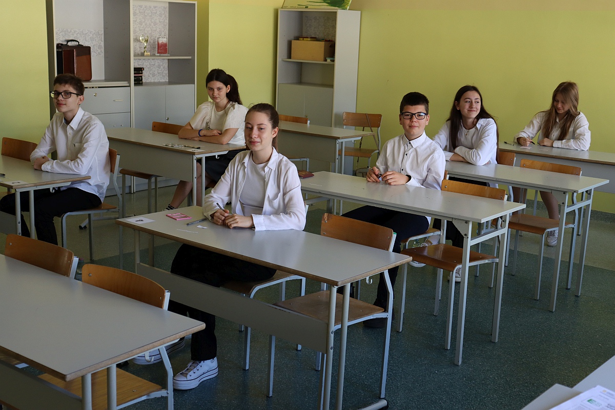 Egzamin ósmoklasisty 2023. Na pierwszy ogień język polski [23.05.2023] - zdjęcie #5 - eOstroleka.pl