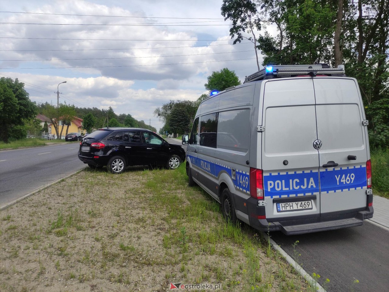 Wypadek na Łomżyńskiej [23.05.2023] - zdjęcie #5 - eOstroleka.pl