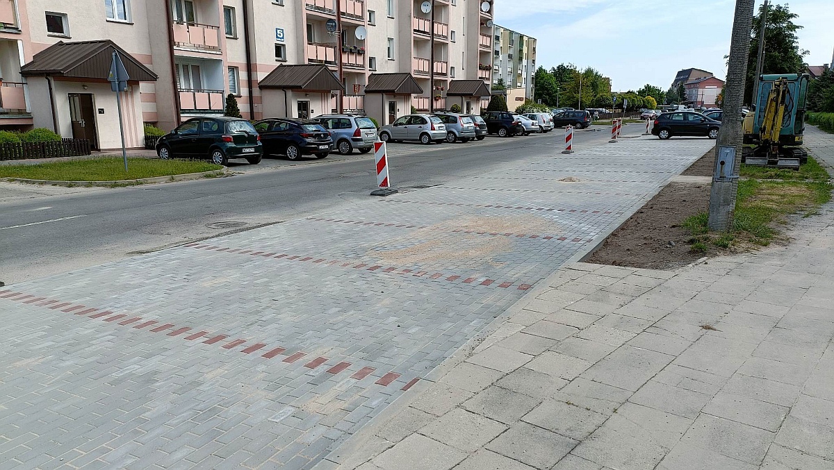 Nowy parking na Roweckiego “Grota” już prawie gotowy [24.05.2023] - zdjęcie #8 - eOstroleka.pl