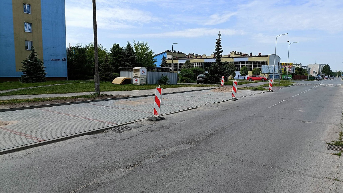 Nowy parking na Roweckiego “Grota” już prawie gotowy [24.05.2023] - zdjęcie #3 - eOstroleka.pl