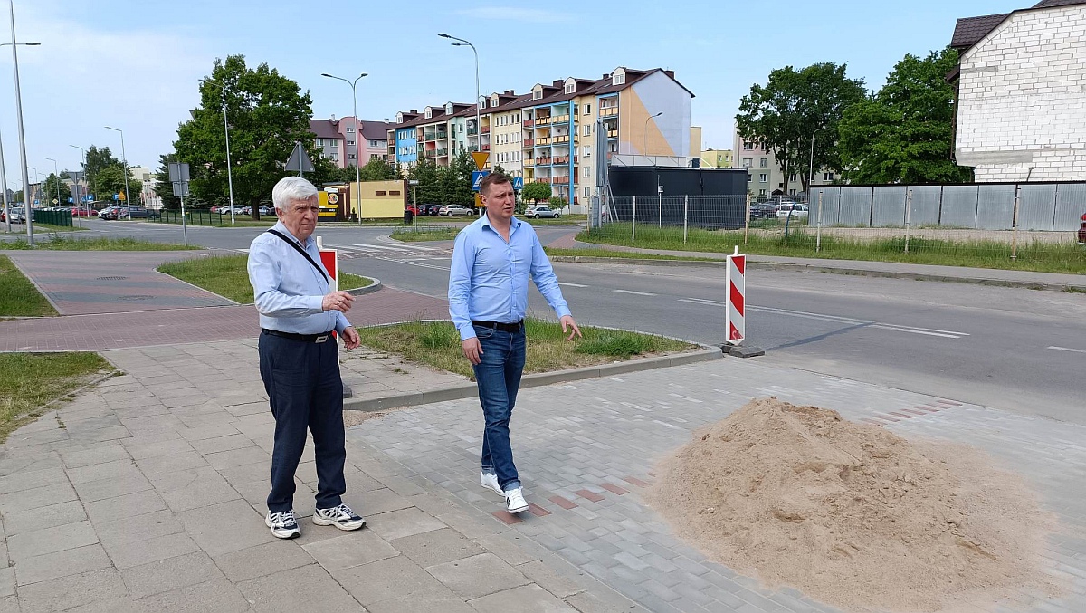 Nowy parking na Roweckiego “Grota” już prawie gotowy [24.05.2023] - zdjęcie #2 - eOstroleka.pl