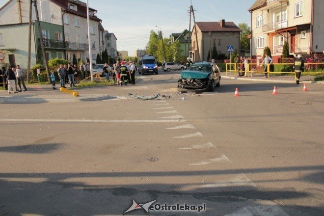 Wypadek na ul. Korczaka (08.05.2011) - zdjęcie #2 - eOstroleka.pl