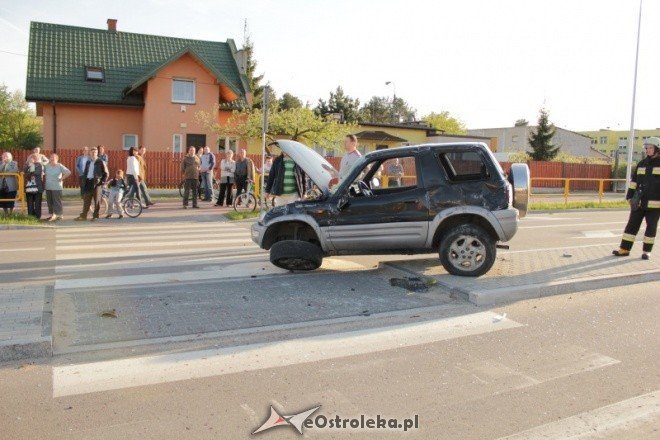 Wypadek na ul. Korczaka (08.05.2011) - zdjęcie #5 - eOstroleka.pl