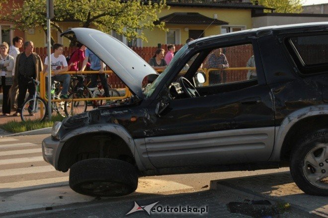 Wypadek na ul. Korczaka (08.05.2011) - zdjęcie #7 - eOstroleka.pl