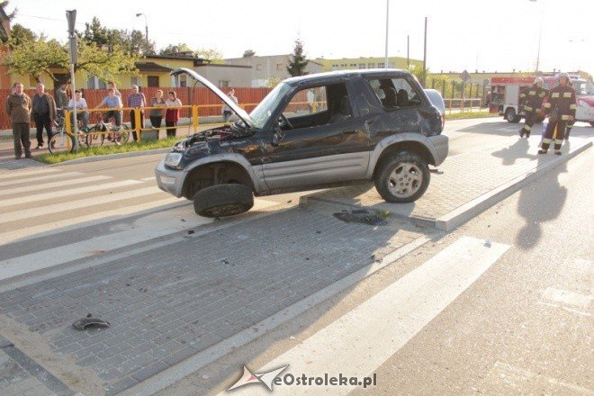 Wypadek na ul. Korczaka (08.05.2011) - zdjęcie #8 - eOstroleka.pl