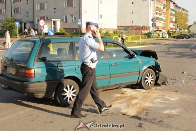 Wypadek na ul. Korczaka (08.05.2011) - zdjęcie #9 - eOstroleka.pl