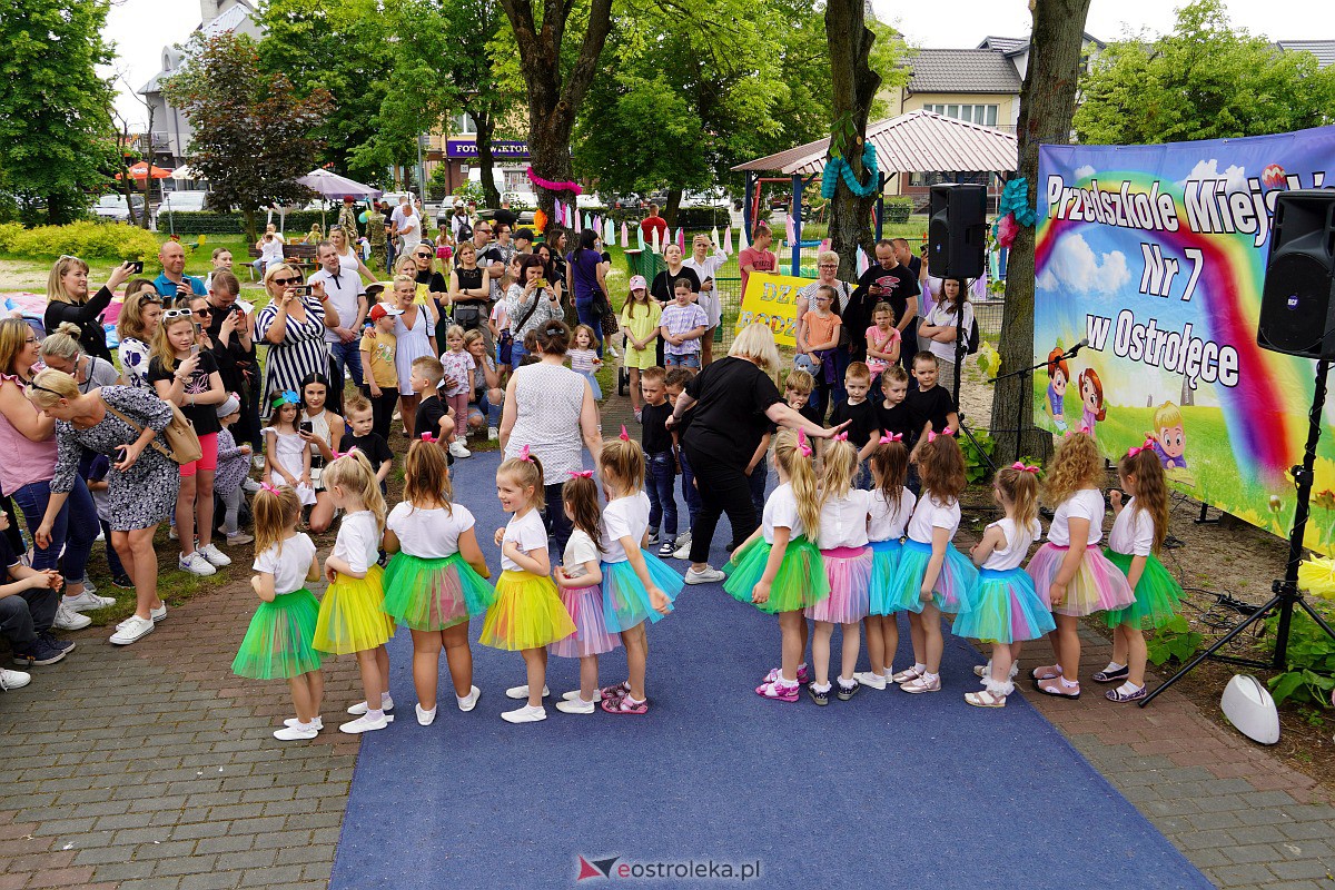 Festyn Rodzinny w Przedszkolu Miejskim nr 7 [25.05.2023] - zdjęcie #62 - eOstroleka.pl