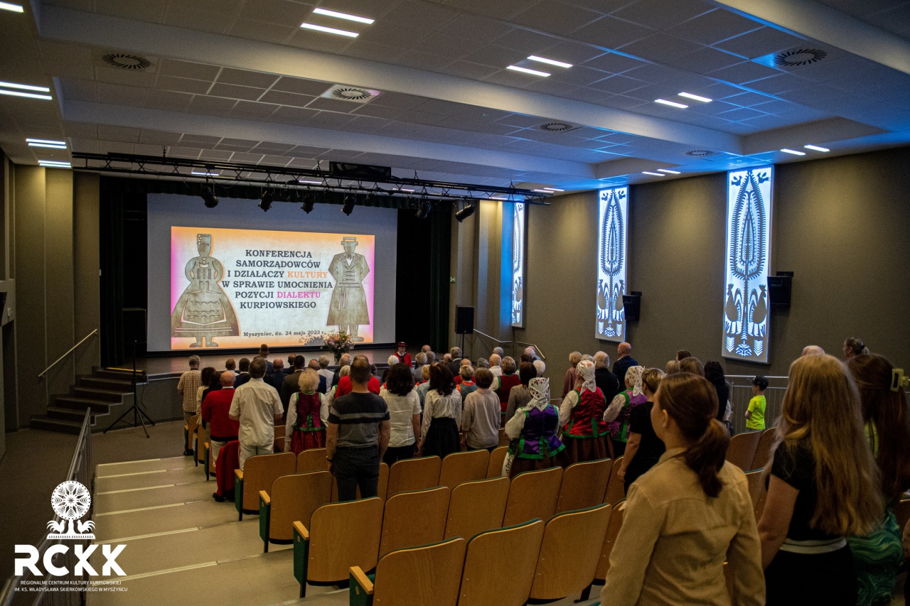 Konferencja w sprawie umocnienia pozycji dialektu kurpiowskiego [24.05.2023] - zdjęcie #15 - eOstroleka.pl