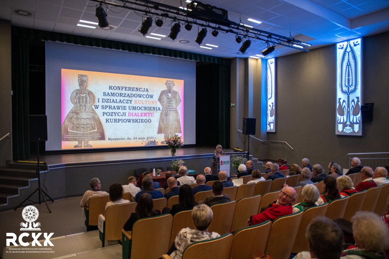 Konferencja w sprawie umocnienia pozycji dialektu kurpiowskiego [24.05.2023] - zdjęcie #7 - eOstroleka.pl