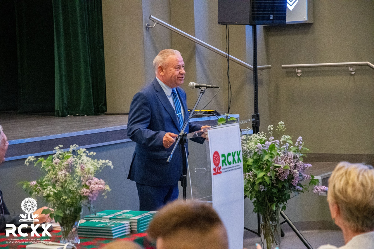 Konferencja w sprawie umocnienia pozycji dialektu kurpiowskiego [24.05.2023] - zdjęcie #5 - eOstroleka.pl