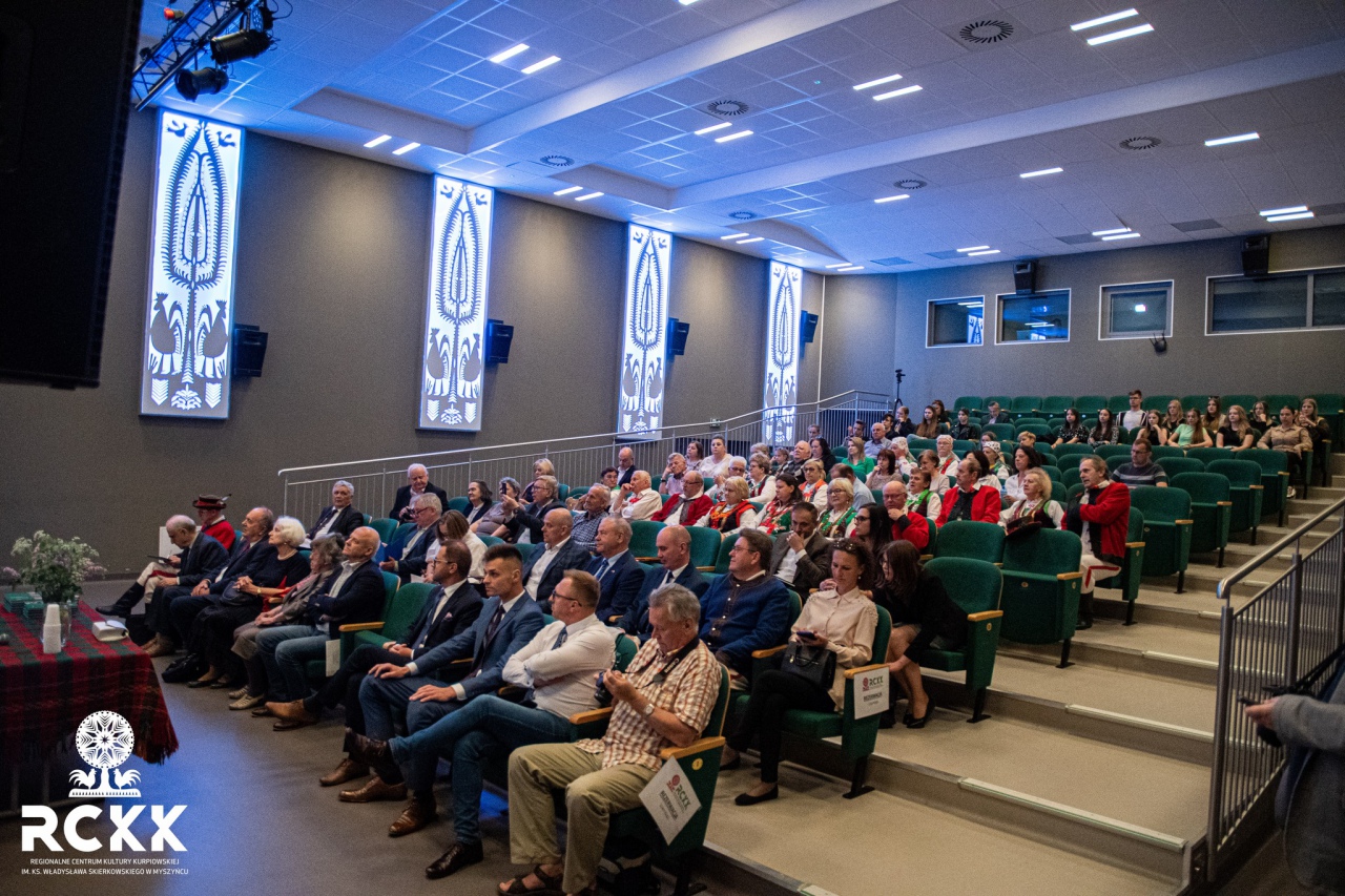 Konferencja w sprawie umocnienia pozycji dialektu kurpiowskiego [24.05.2023] - zdjęcie #2 - eOstroleka.pl
