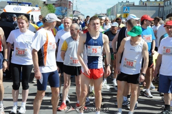XVII Międzynarodowy Półmaraton Kurpiowski (08.05.2011) - zdjęcie #31 - eOstroleka.pl
