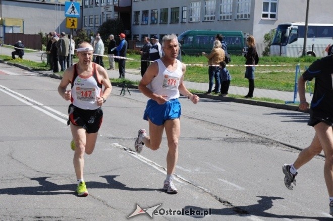 XVII Międzynarodowy Półmaraton Kurpiowski (08.05.2011) - zdjęcie #65 - eOstroleka.pl