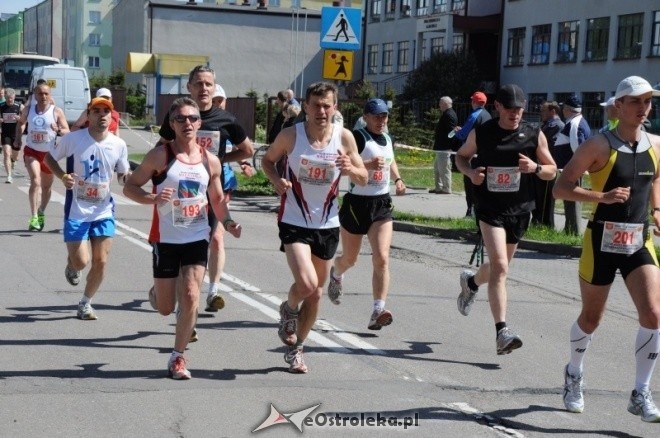 XVII Międzynarodowy Półmaraton Kurpiowski (08.05.2011) - zdjęcie #68 - eOstroleka.pl
