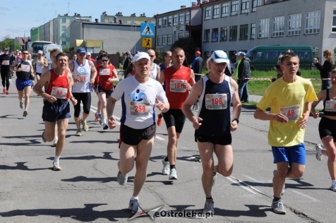 XVII Międzynarodowy Półmaraton Kurpiowski (08.05.2011) - zdjęcie #72 - eOstroleka.pl