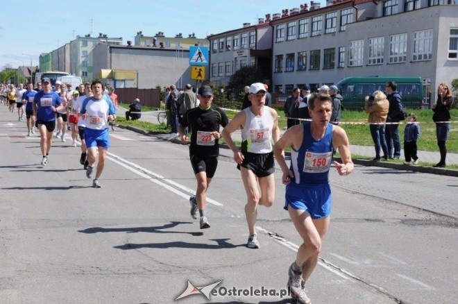 XVII Międzynarodowy Półmaraton Kurpiowski (08.05.2011) - zdjęcie #79 - eOstroleka.pl