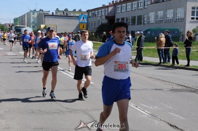 XVII Międzynarodowy Półmaraton Kurpiowski (08.05.2011) - zdjęcie #80 - eOstroleka.pl