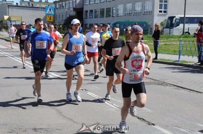 XVII Międzynarodowy Półmaraton Kurpiowski (08.05.2011) - zdjęcie #82 - eOstroleka.pl